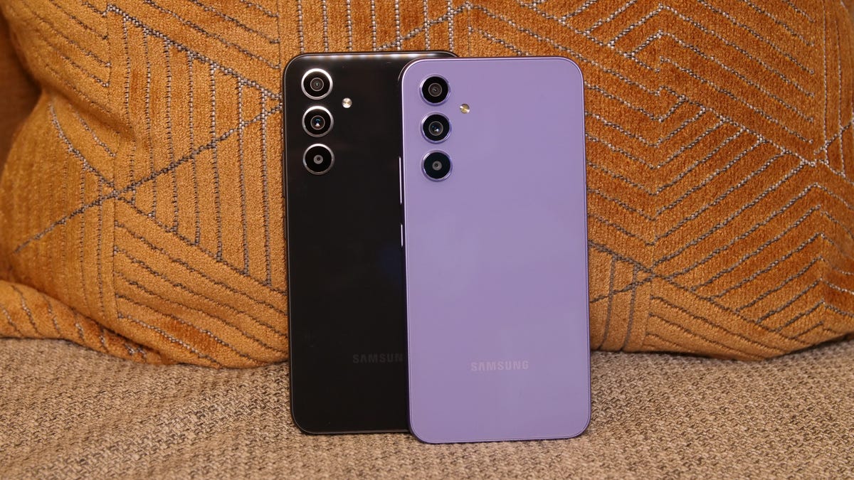 Galaxy A54 5G: Hands-on With Samsung's New Budget Phone
Samsung's new phone seems like a modest improvement over the Galaxy A53.