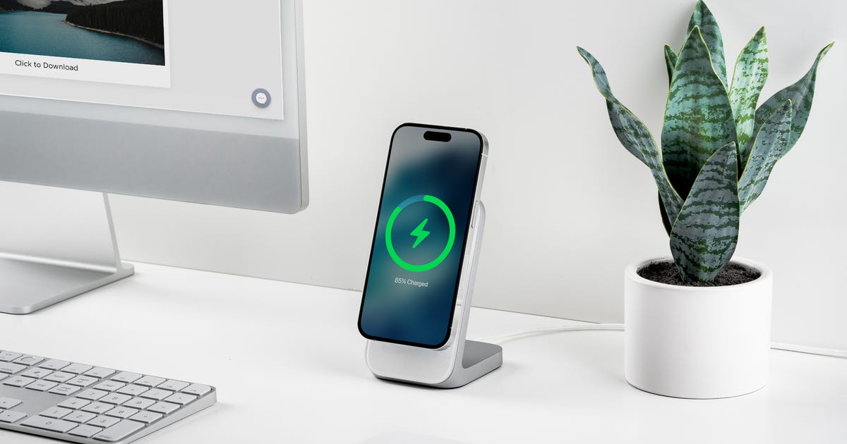 Nomad's New MagSafe Charging Stand Is Worth the Extra Cost
It's certainly not the cheapest MagSafe charger on the market, but it's not the most expensive one either.
