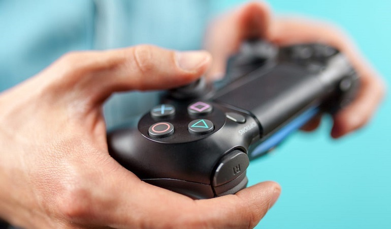 DualShock 4 can add two new buttons