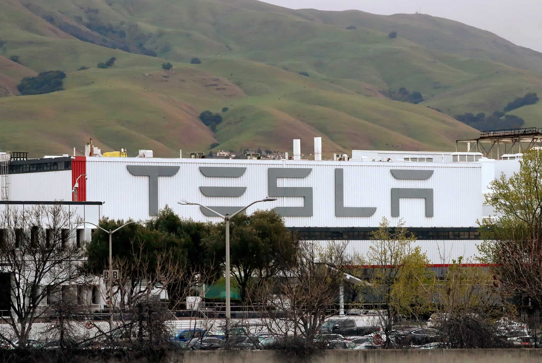 Tesla Builds 6 Times Fewer Cars At Its Shanghai Plant Due To Lockdown