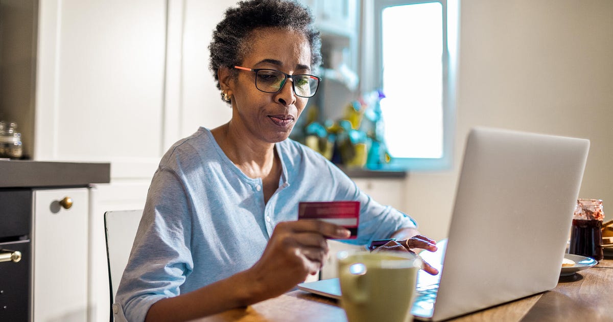9 Credit Card Mistakes You Don't Even Know You're Making Learn how to change these common credit card behaviors to help prevent serious financial consequences.