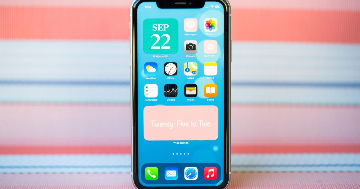 Your iPhone Home Screen Is Boring. Here's How to Customize Your Apps and Widgets Make your iPhone home screen aesthetically pleasing instead of using the default design. We'll explain how.